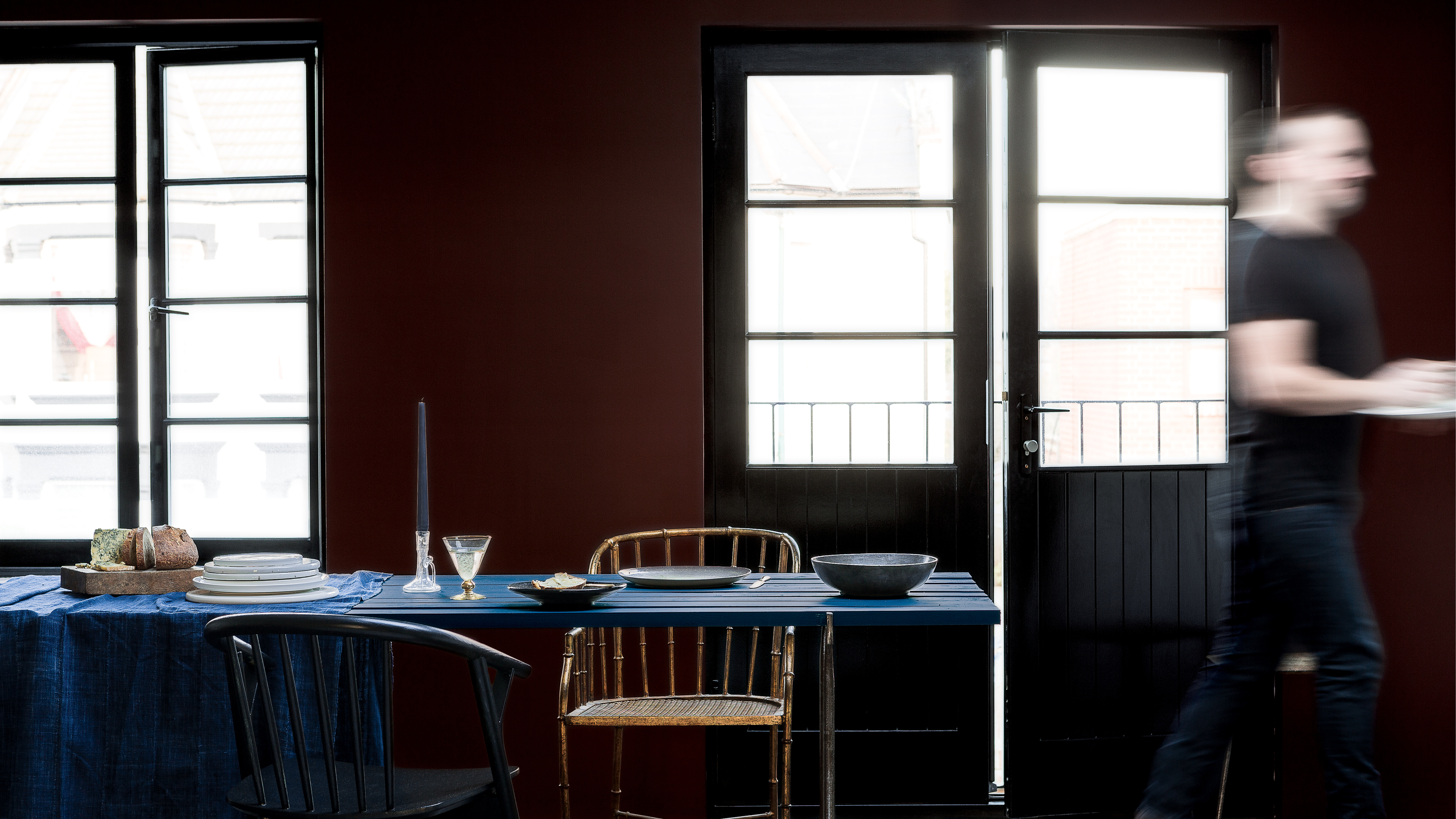 5 Raisons De Renover Votre Interieur Avec Une Palette De Couleurs Sombres Et Profondes Astral Batiment Morocco